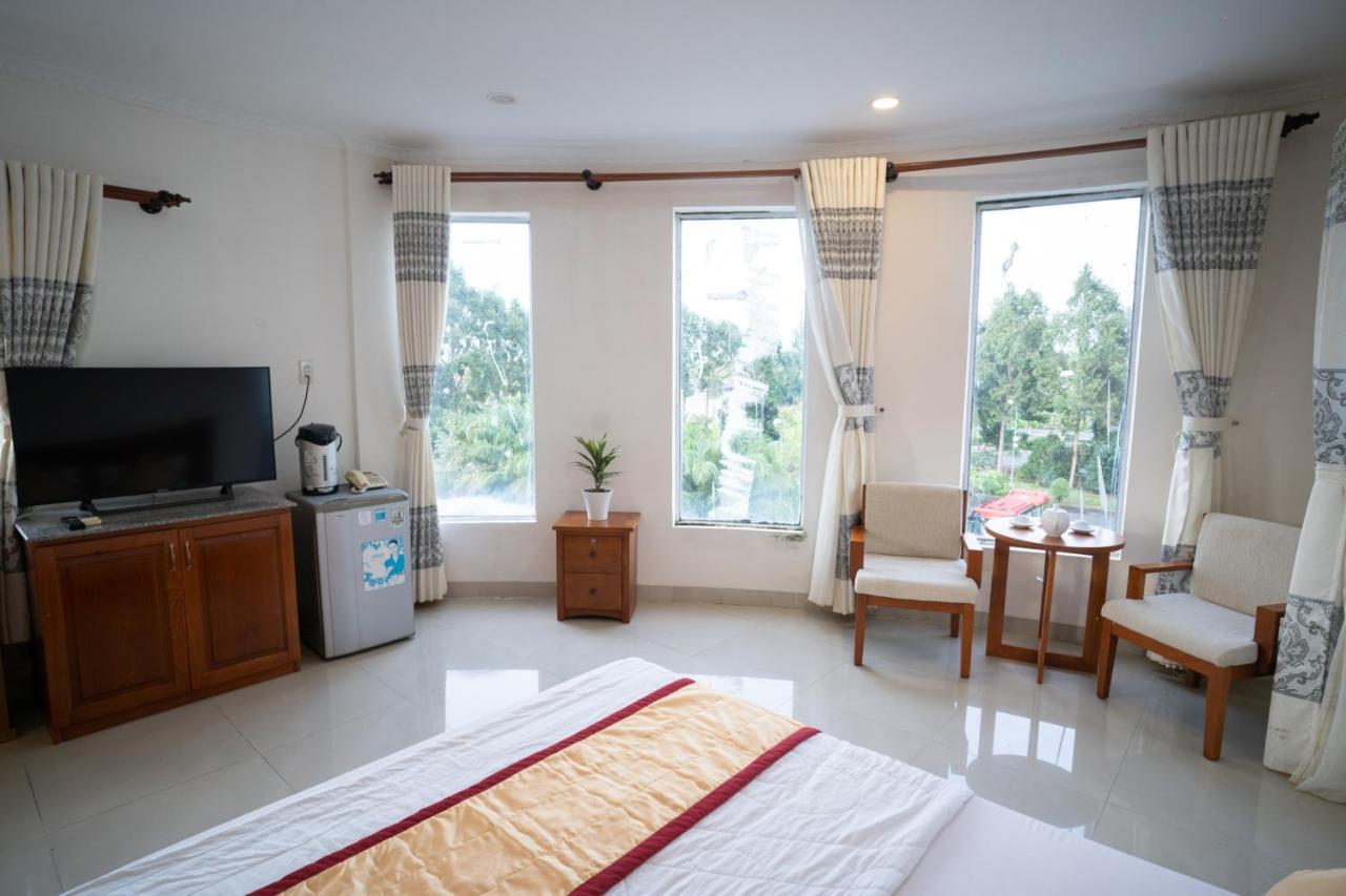 Khach San Bong Sen Hotel 2*