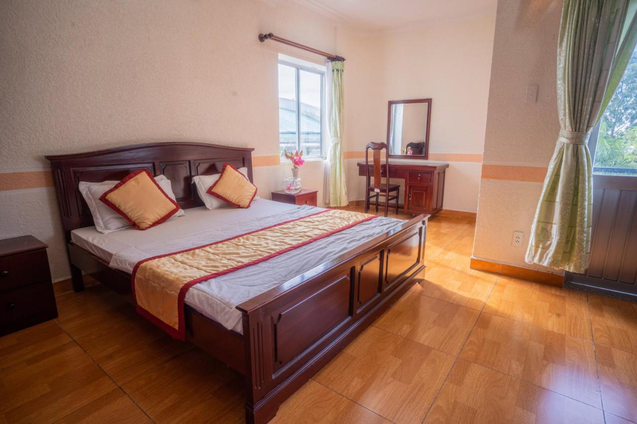 Hotel Khach San Bong Sen 2*
